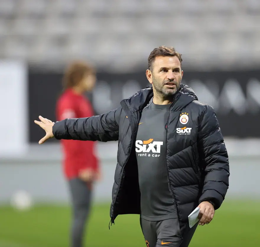 Dünya Kupası'ndan dönen ve ceza alması gündemde olan Fernando Muslera Galatasaray'ın Antalya kampına katıldı 1