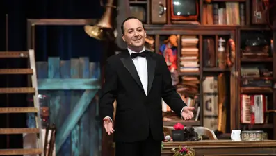 Tolga Çevik’in vize isyanı: Galiba gülelim istemiyorlar