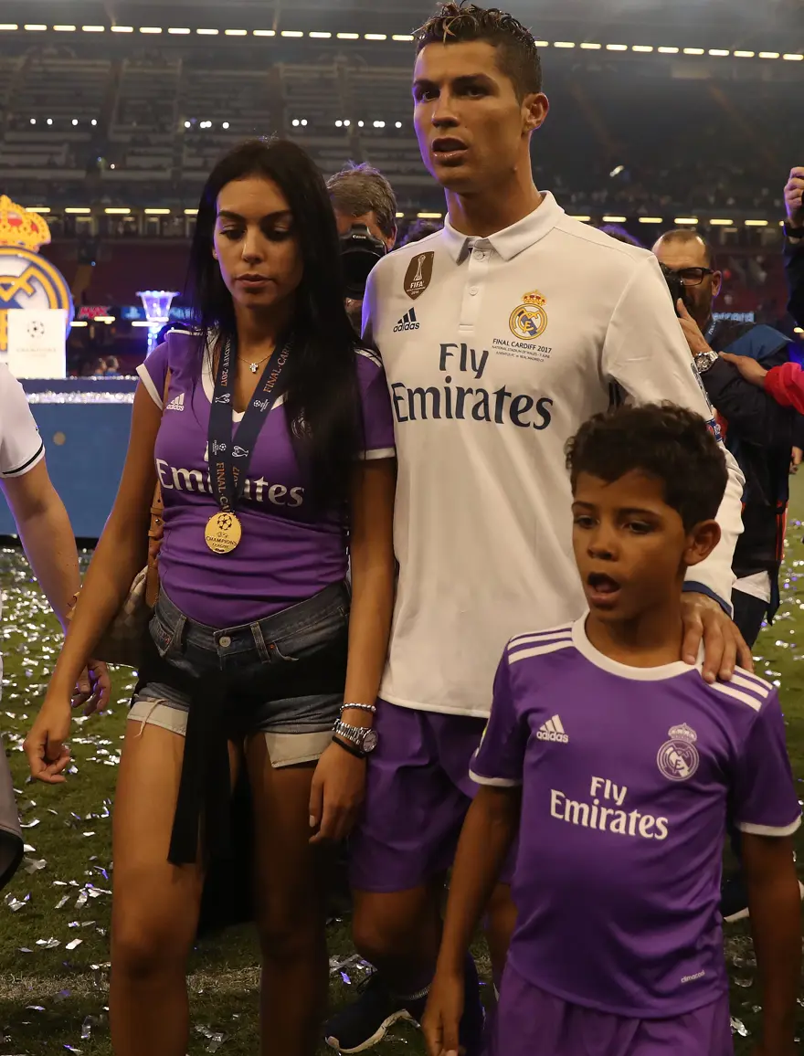 Cristiano Ronaldo’ya taşıyıcı anne eleştirisi: Suçlu Ronaldo’nun annesi 8 Cristiano Ronaldo’ya taşıyıcı anne eleştirisi: Suçlu Ronaldo’nun annesi 8