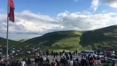 Karadağ'a Atatürk silueti yansıdı, yüzlerce kişi akın etti