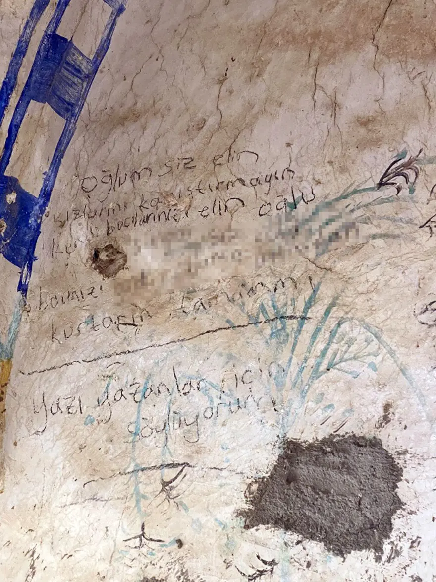 Tarihi Macar Camii'nin duvarlarında argo sözcükler 