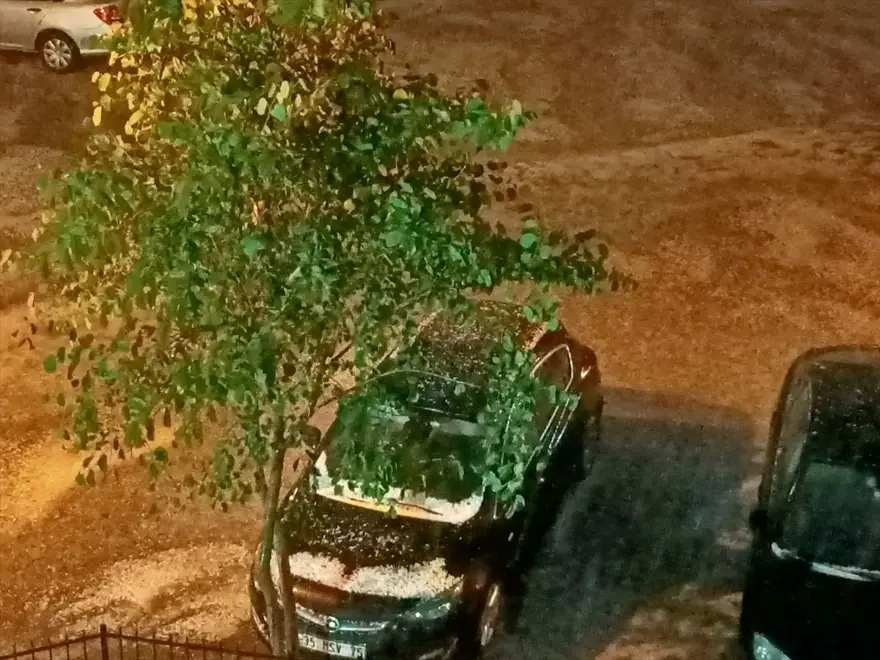 İzmir'de dolu etkili oldu 6