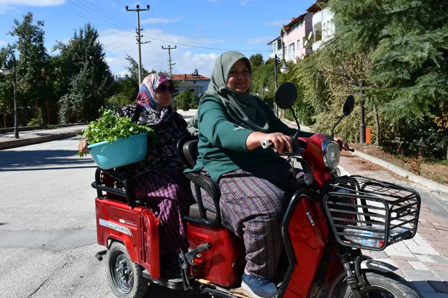 Taze naneden üretiliyor, 1 kaşığı nefes açıyor: Şişesi 200 lira 7