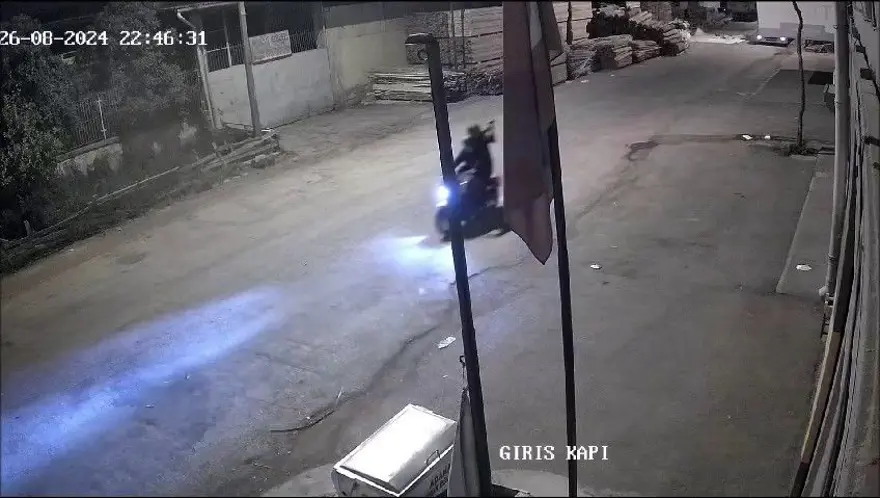 5milyonluk haraç kurşunu: Adana’da suç örgütünün adını kullanıp iş yerine ateşaçtılar 1 5milyonluk haraç kurşunu: Adana’da suç örgütünün adını kullanıp iş yerine ateşaçtılar 1