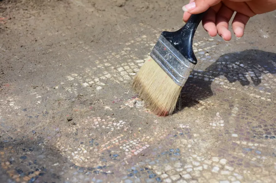 Side'de Kalliope'nin betimlendiği mozaik zemin gün yüzüne çıkarıldı 15