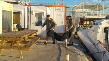Ayvalık açıklarında kaçakları taşıyan tekne battı: 5 ölü