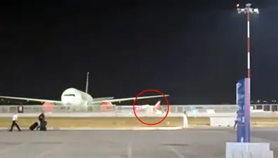 Antalya Havalimanı'nda panik: İniş takımlarından duman yükseldi, geri döndü