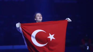Merve Dinçel, Dünya Tekvando Şampiyonası'nda altın madalya kazandı