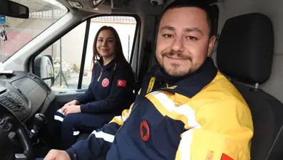 Ağabey kardeş hayat kurtarmak için saniyelerle yarışıyor