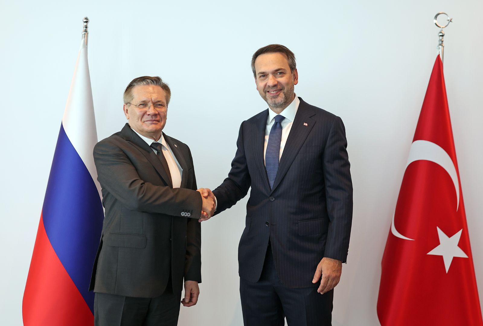 Bakan Bayraktar ve Rosatom'dan Akkuyu görüşmesi