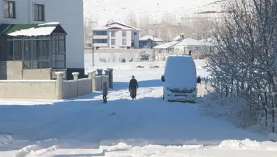 Karlıova'da kar yağışına rağmen 'kuraklık' korkusu