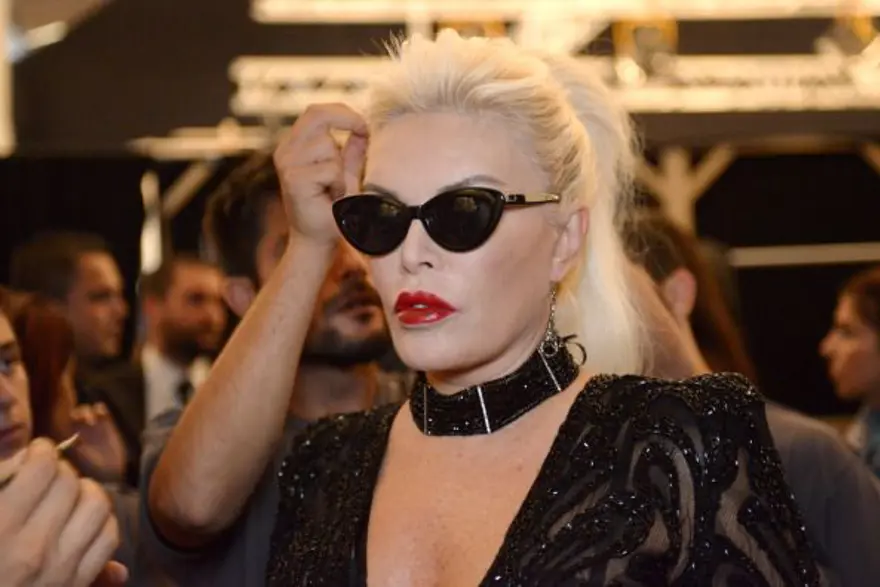 Süperstar Ajda Pekkan İngiliz basınında: Kaç yaşında? 6 Süperstar Ajda Pekkan İngiliz basınında: Kaç yaşında? 6