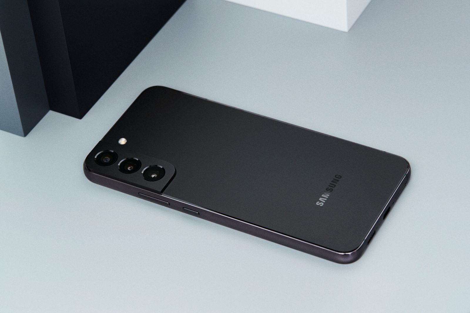 Samsung Galaxy S22 ailesi tanıtıldı: S22 Ultra fiyatı ve