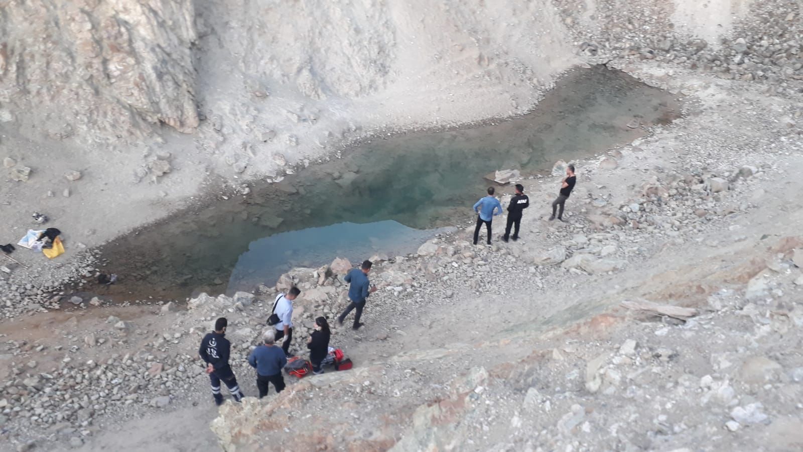 Yıkanmak için su dolu çukura giren Afgan çoban öldü
