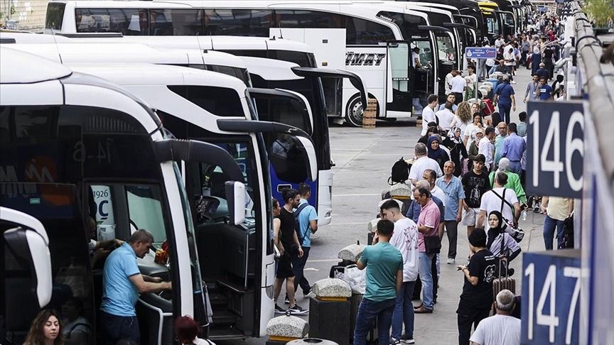 Geçen sene 369 bin 453 kişi İstanbul'a veda etti