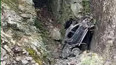 Giresun’da araç uçuruma yuvarlandı