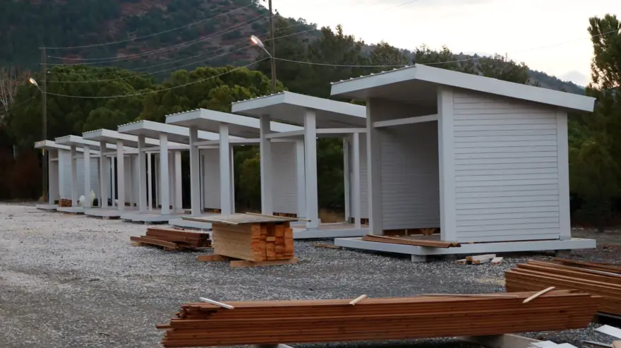 Salda Gölü kıyısına ahşap üniteler yerleştirilmeye başlandı 6 Salda Gölü kıyısına ahşap üniteler yerleştirilmeye başlandı 6