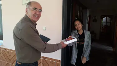 Tuncelili gurbetçi iş adamı, ilçesindeki tüm öğrencilere tablet gönderdi