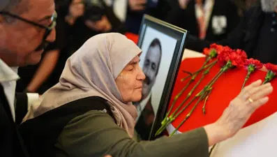 Sırrı Süreyya Önder son yolculuğuna uğurlandı