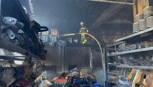 Gaziantep'te hırdavatçıda yangın