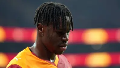 Wilfried Singo'dan Galatasaray'a kötü haber: Derbide sakatlandı
