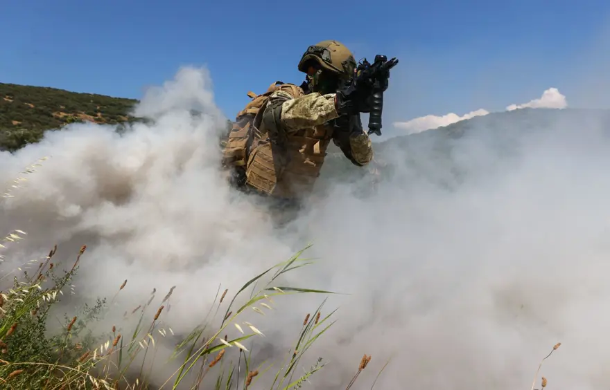 Amfibi Hücum Timleri'nden gövde gösterisi 38