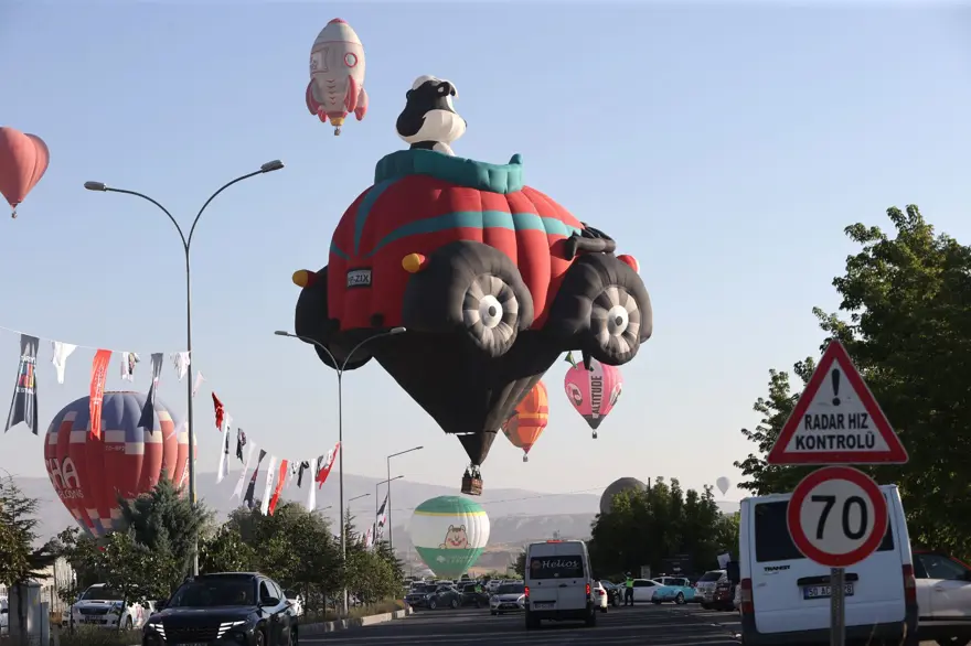 Yapay zeka değil, hepsi gerçek: Kapadokya'da renkli görüntüler 5