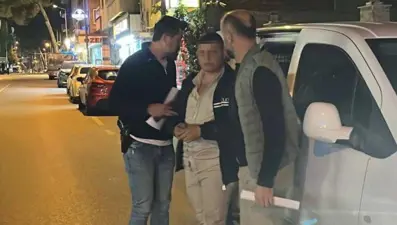 Silahlı kavgada 2 kişiyi vuran şüpheli sahte kimlikle yakalandı