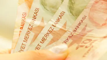 Lira krize rağmen değerini artırdı