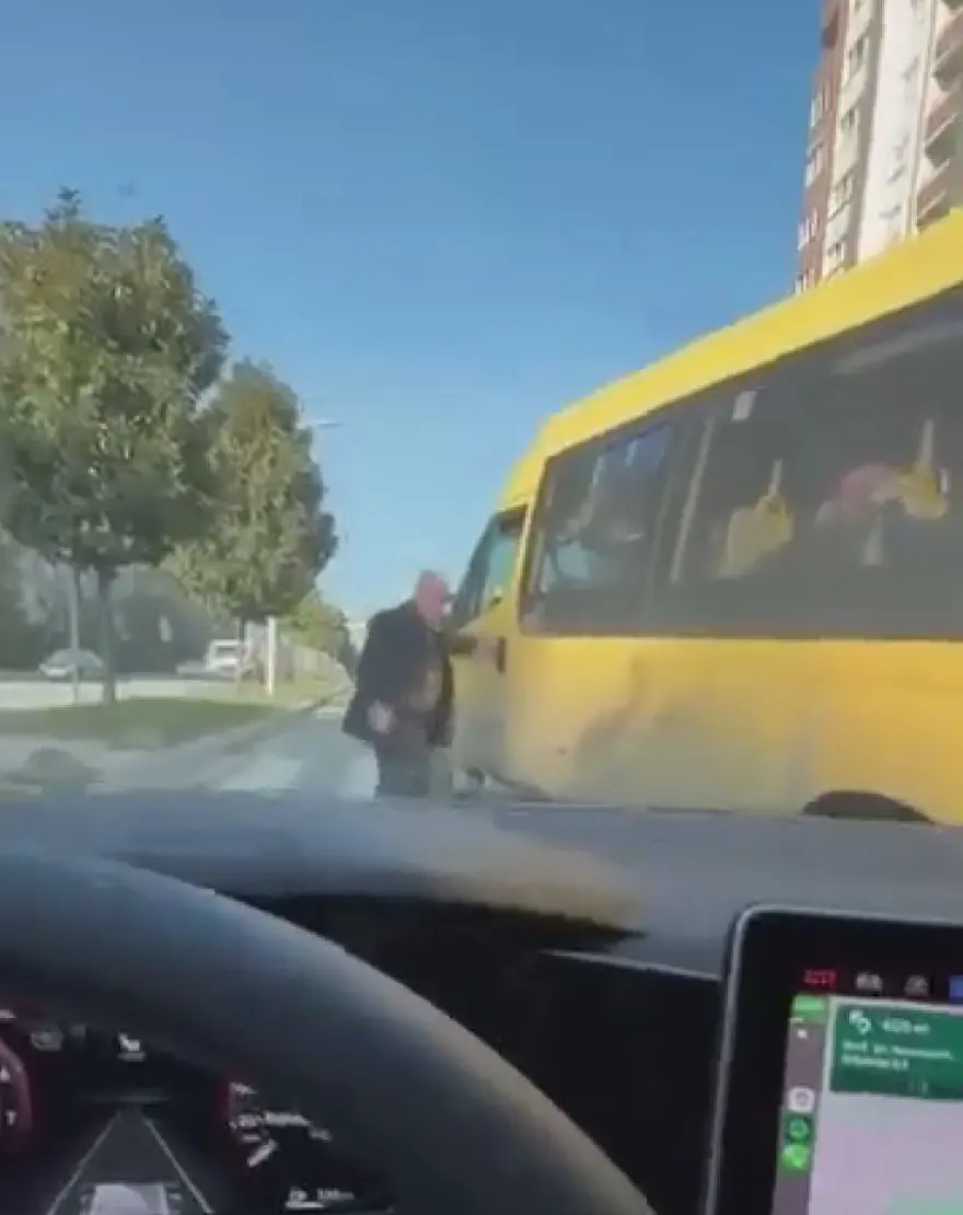 İstanbul’datükürüklü trafik kavgası 1 İstanbul’datükürüklü trafik kavgası 1