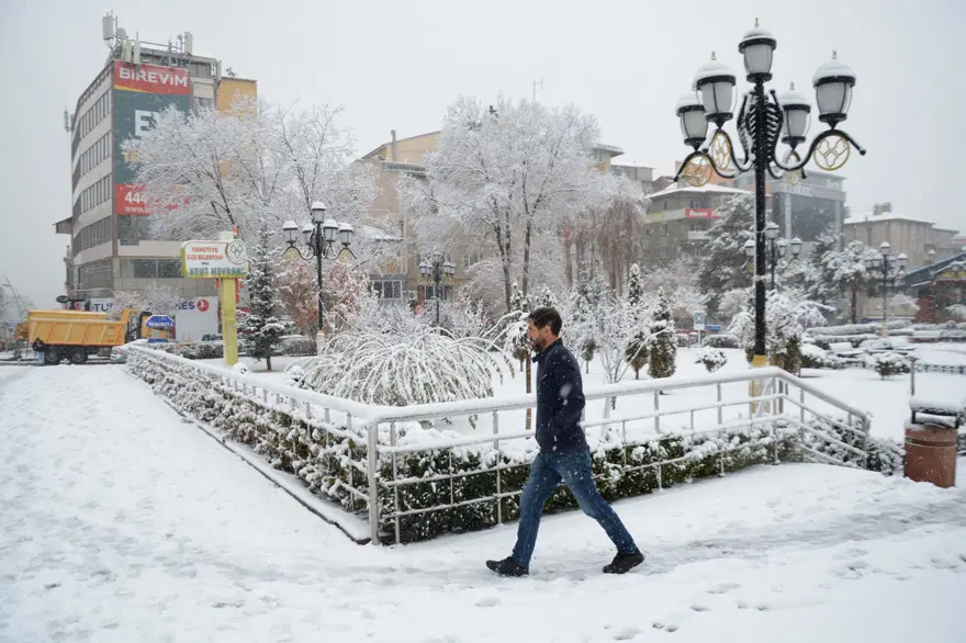 Türkiye'de beyaz örtü Doğu Anadolu'yu etkisi altına aldı 6