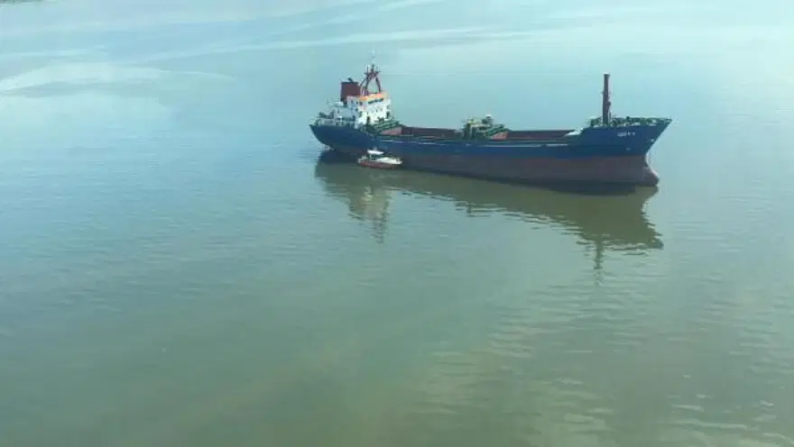 Denizi kirleten gemiye suçüstü Denizi kirleten gemiye suçüstü