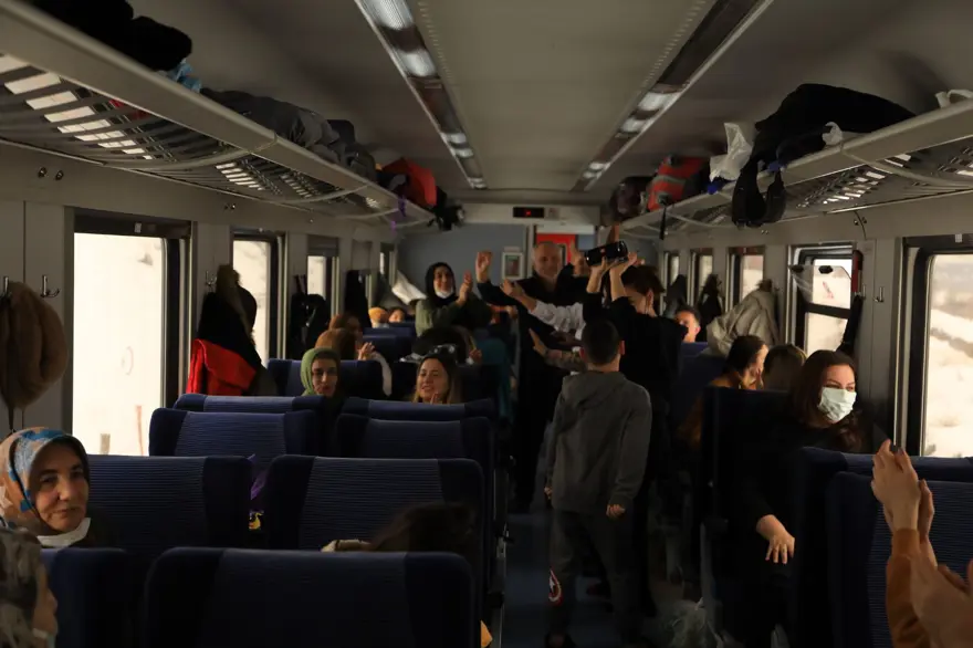 Doğu'nun kış güzelliğini Vangölü Ekspresi ile izliyorlar 4