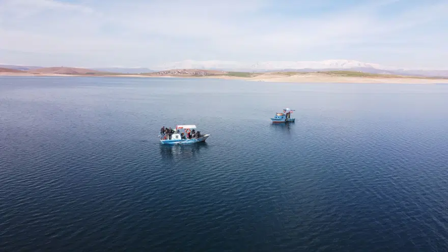 Tunceli'de balıkçıların zorlu mesaisi 2 Tunceli'de balıkçıların zorlu mesaisi 2