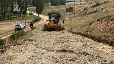 Bayburt'ta sağanak nedeniyle 4 köy yolunda hasar oluştu