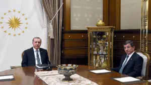 Erdoğan-Davutoğlu görüşmesi sona erdi, AK Parti olağanüstü kongreye gidiyor