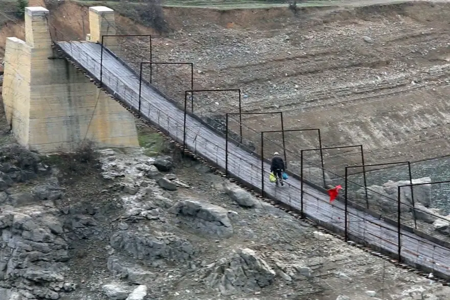 "OKULA BU KÖPRÜYÜ GEÇEREK GİTTİK" 5