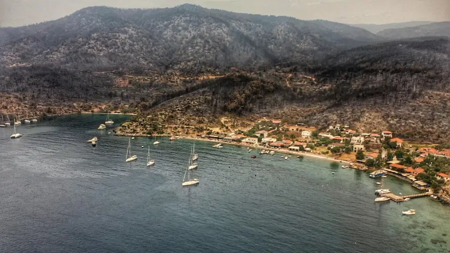 Bodrum ve Milas'ta yanan alanlar havadan görüntülendi 27 Bodrum ve Milas'ta yanan alanlar havadan görüntülendi 27