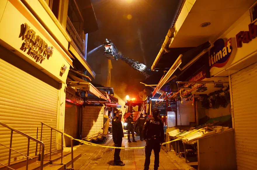 Kadıköy'de restoran yangını 6
