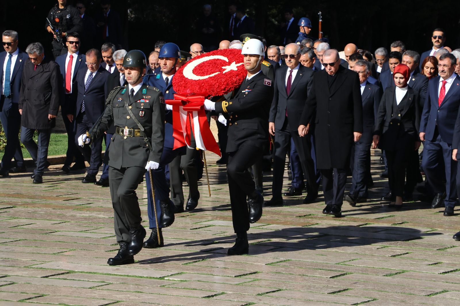 Devlet erkanı Ata'nın huzurunda