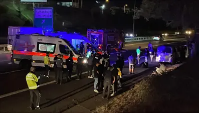 İstanbul'da iki minibüs çarpıştı: 9 yaralı