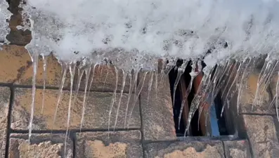 Sarıkamışbuz kesti: Araçların camları dondu