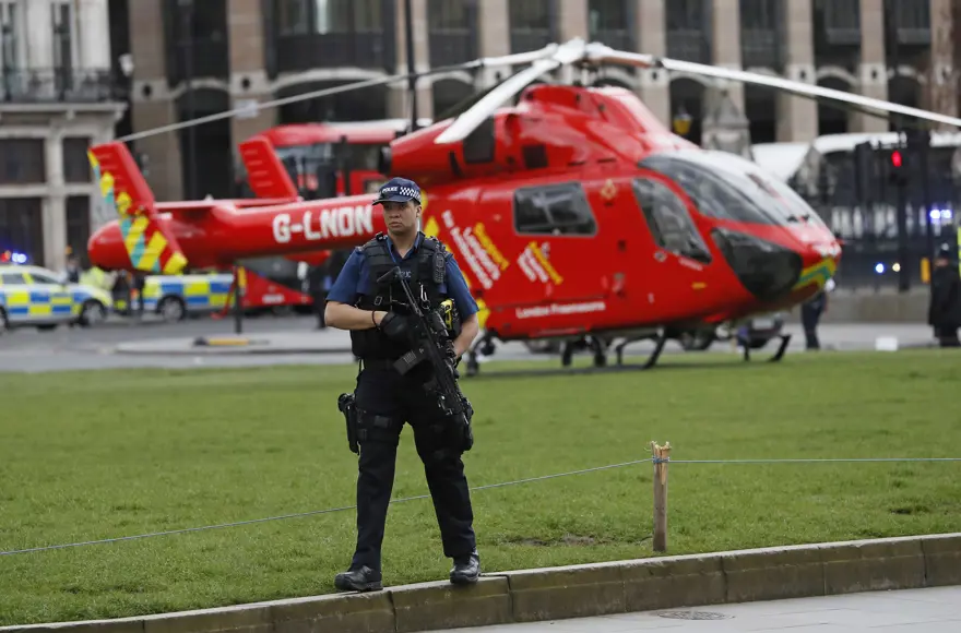 Londra'da silah sesleri (Olay yerinden ilk kareler) 16