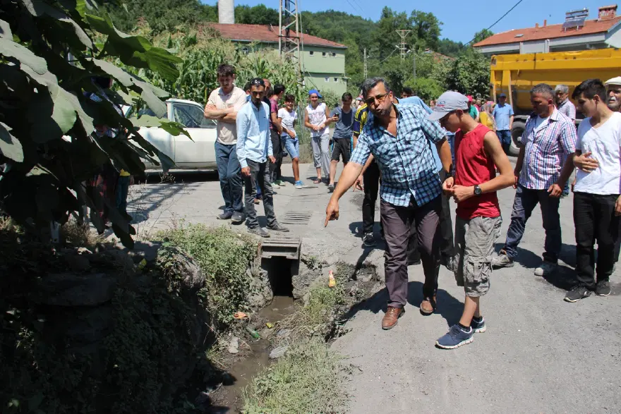 Zonguldak' Ereğli'de yol kapatma eylemi 5 Zonguldak' Ereğli'de yol kapatma eylemi 5