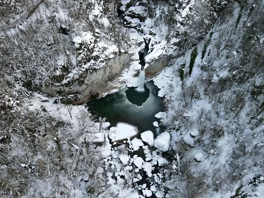 Kastamonu'nun kanyonları, pandemiye rağmen turist akınına uğruyor 6 Kastamonu'nun kanyonları, pandemiye rağmen turist akınına uğruyor 6