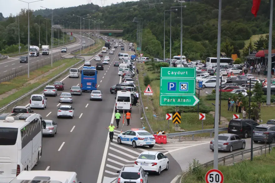Yollarda son durum: Anadolu Otoyolu ile İstanbul çıkışında trafik yoğunluğu arttı 2