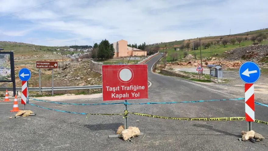 Diyarbakır Eğil'de toprak kayması: Ulaşım kapandı 4