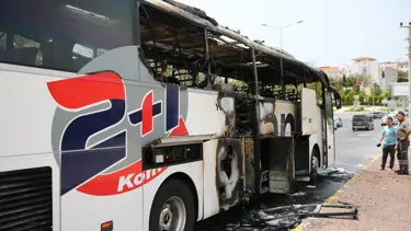 Mersin'de yolcu otobüsü alev alev yandı