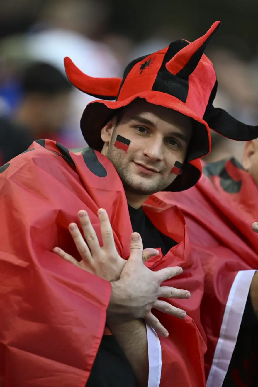 EURO 2024'te kültürel çeşitlilik: Maçlar ulusal sembollerle zenginleşti 4 EURO 2024'te kültürel çeşitlilik: Maçlar ulusal sembollerle zenginleşti 4