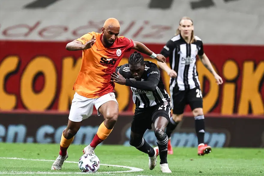 Galatasaray ve Fenerbahçe kazandı, zirve yarışı kızıştı 